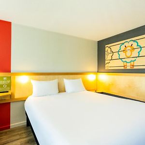 Habitación Estándar con 2 Camas Individuales